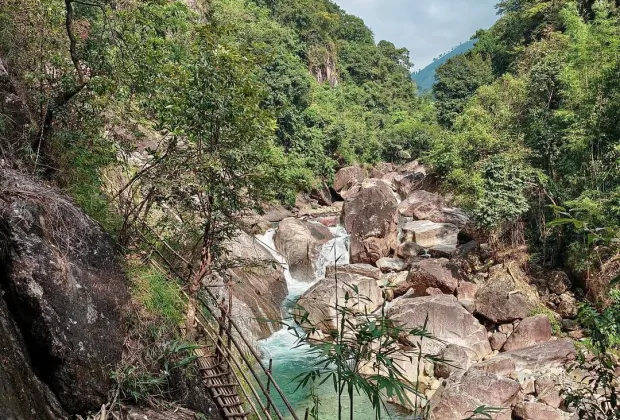 Best Meghalaya bamboo trek group tour packages 