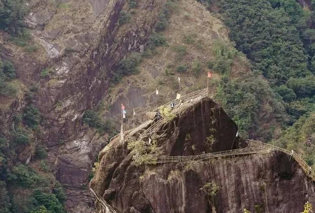 Best Meghalaya bamboo trek group tour packages 