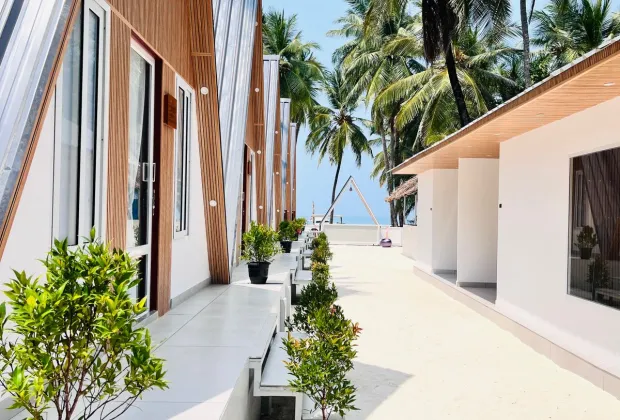 Discover the beauty of Lakshadweep with our affordable 4 days and 3 nights budget packages!