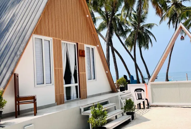 Discover the beauty of Lakshadweep with our affordable 4 days and 3 nights budget packages!