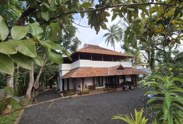 Best Alleppey Group Tour Packages