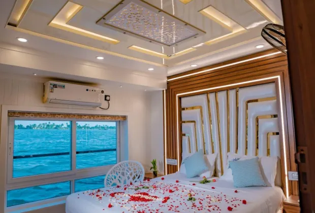 Best Alleppey House Boat Offers