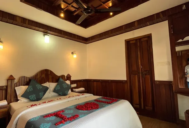 Best Alleppey House Boat Offers