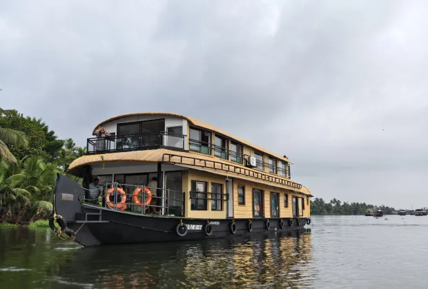 Alleppey Backwater Day Tour in Houseboat – Cruise the Heart of Kerala