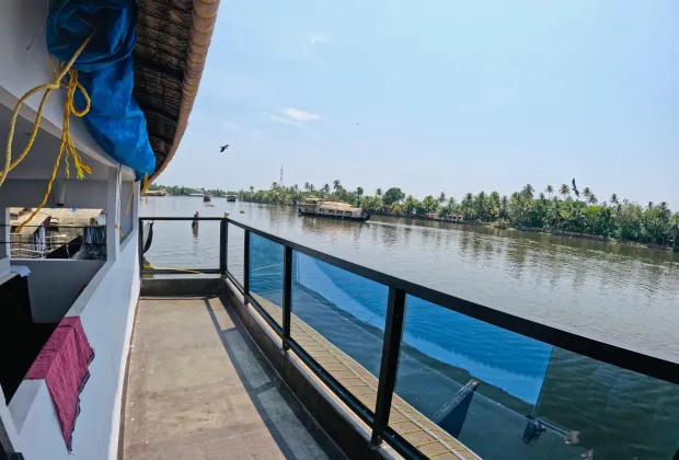 Affordable Bestselling Houseboat in Alleppey | Budget Backwater Cruise