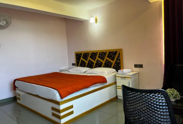 MUNNAR TOUR PACKAGE STANDARD 6